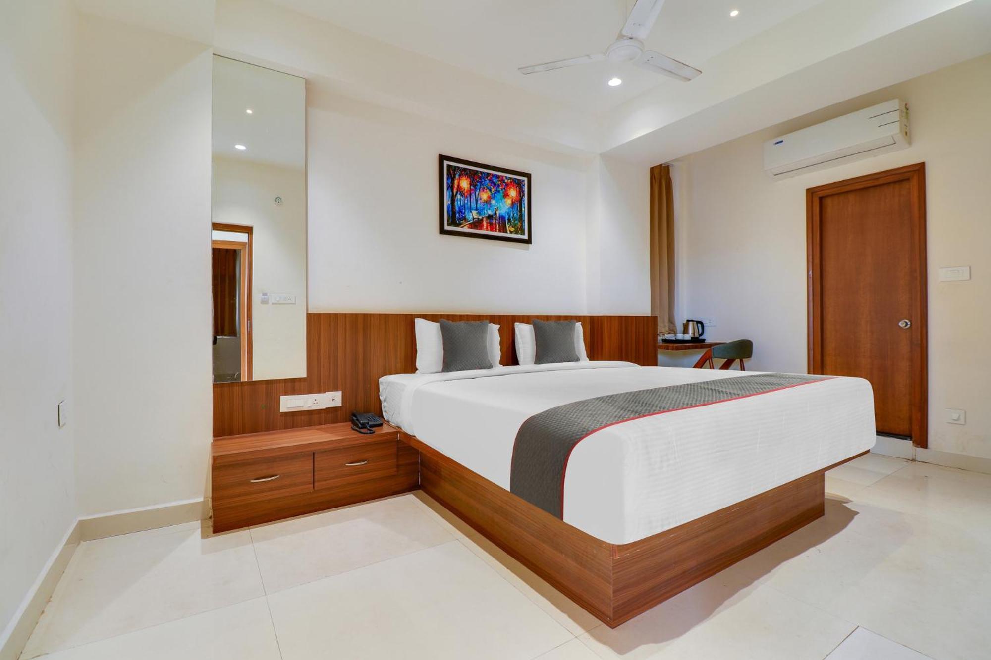 Hotel 7 Lamps Visakhapatnam Exterior foto