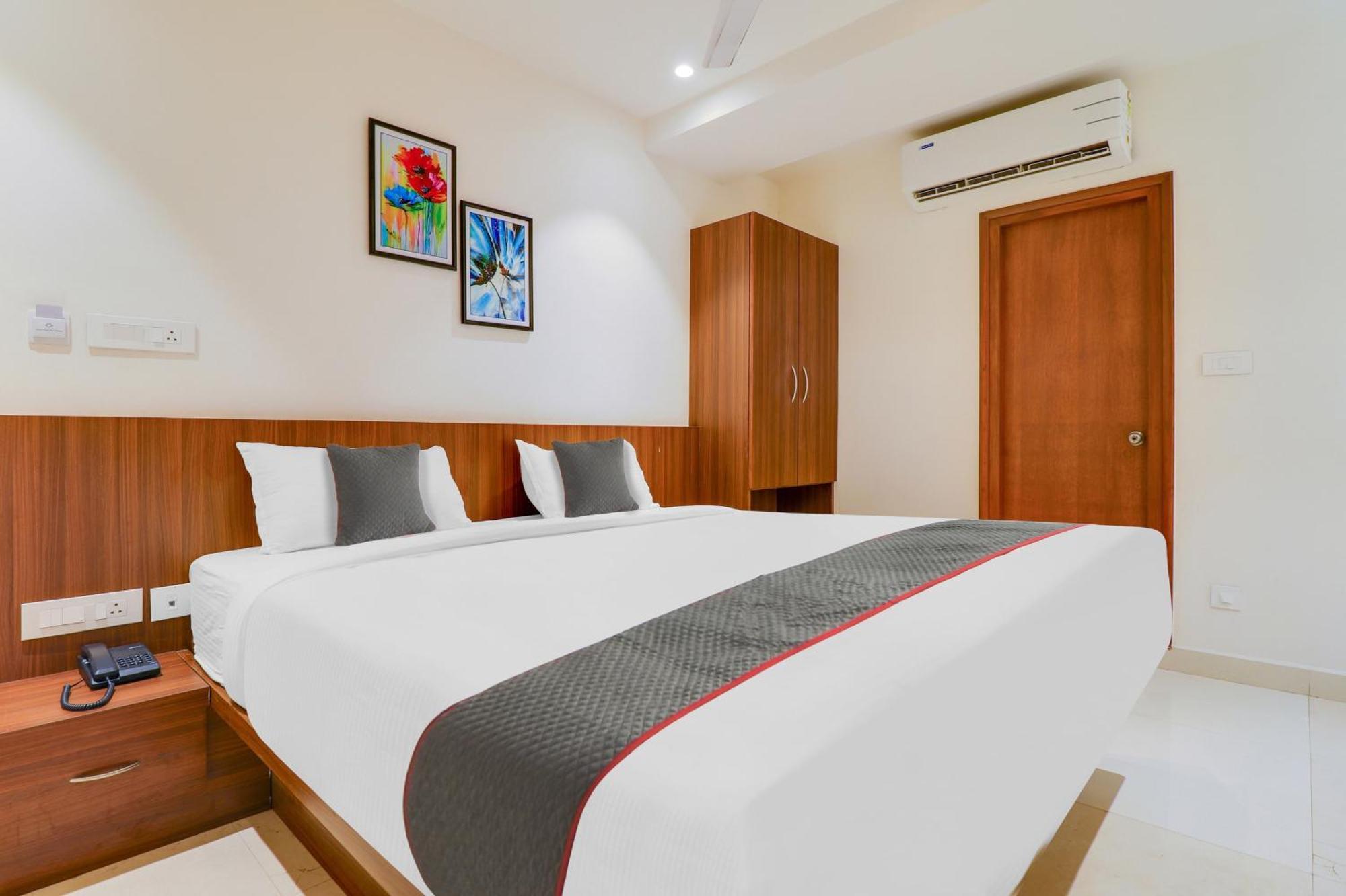 Hotel 7 Lamps Visakhapatnam Exterior foto